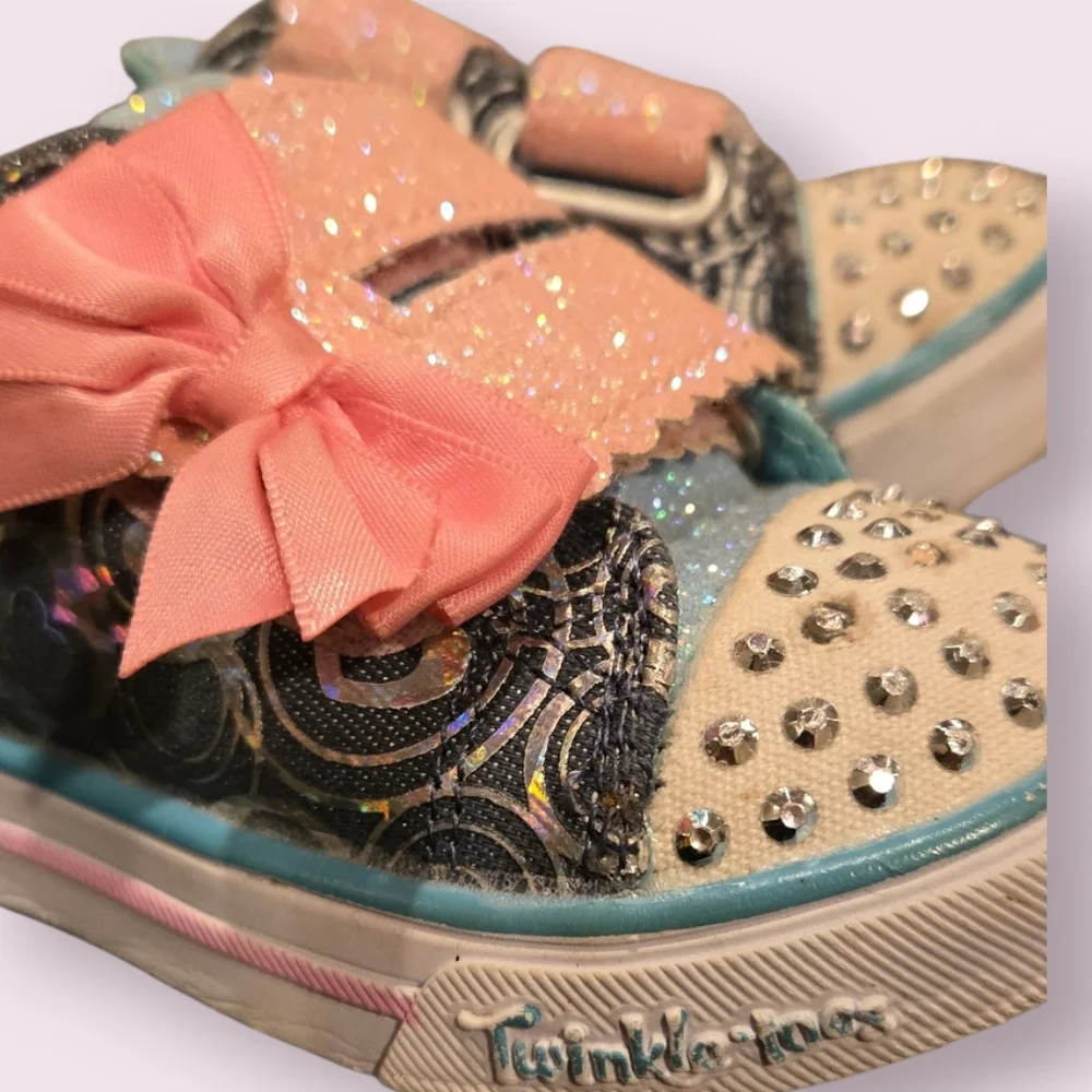 Skechers Heart Pattern Sneakers Light Up Sparkle Bow - Blue Silver Pink Sz 5